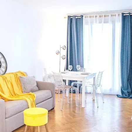 Grand 2 Pieces Balcon Parking Porte Paris Apartmán