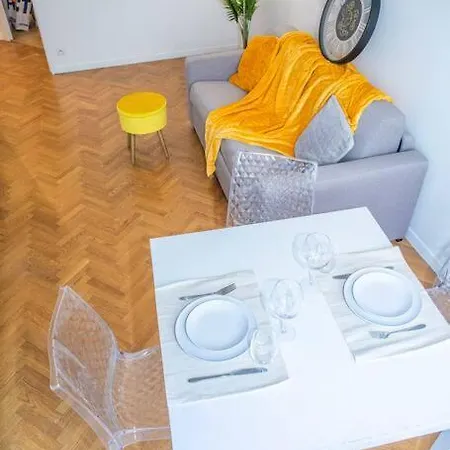 Grand 2 Pieces Balcon Parking Porte Paris *
